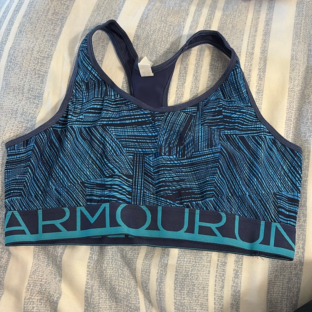 Used Underarmour Sports Bra, excellent condition
